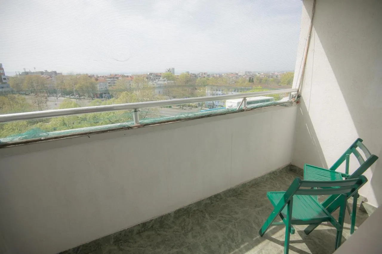 One-Bedroom Flat Close To The Sea Garden By Flat Mаnаger Burgas Apartment